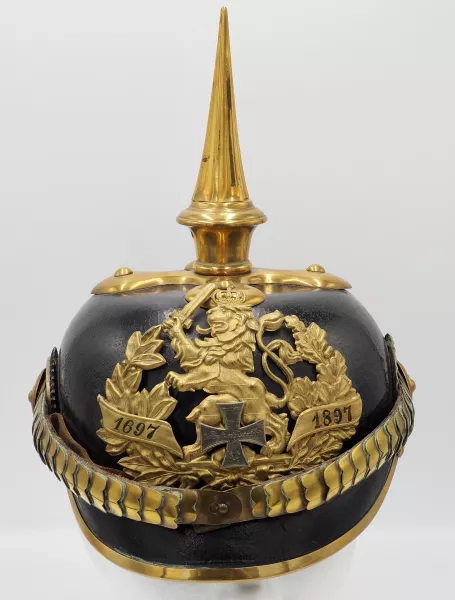 Hessen 117th Leib Infantry Officers Pickelhaube Visuel 1 principal